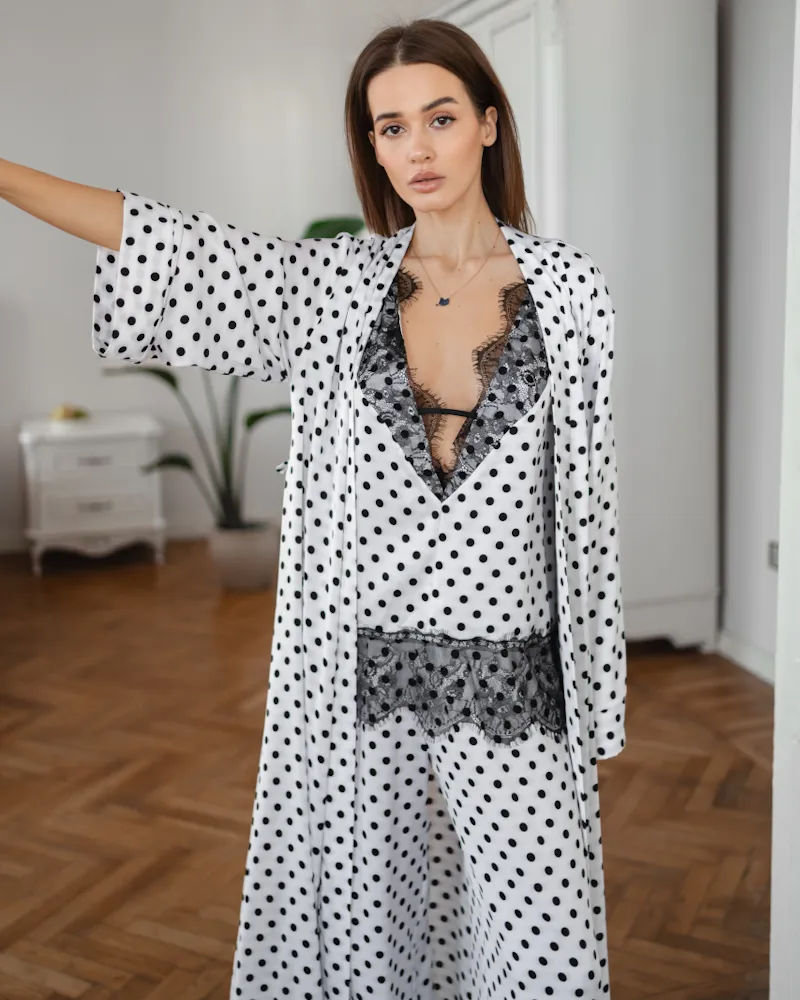 Піжамний костюм-трійка "Laura" тканина сатин + мереживо (халат+майка+штани) Білий